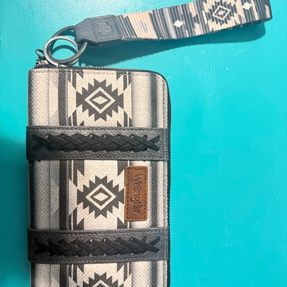 Wrangler Geometric Pattern Wallet with Strap